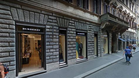 burberry via condotti affitto|Via Condotti è troppo cara: così Burberry lascia la via.